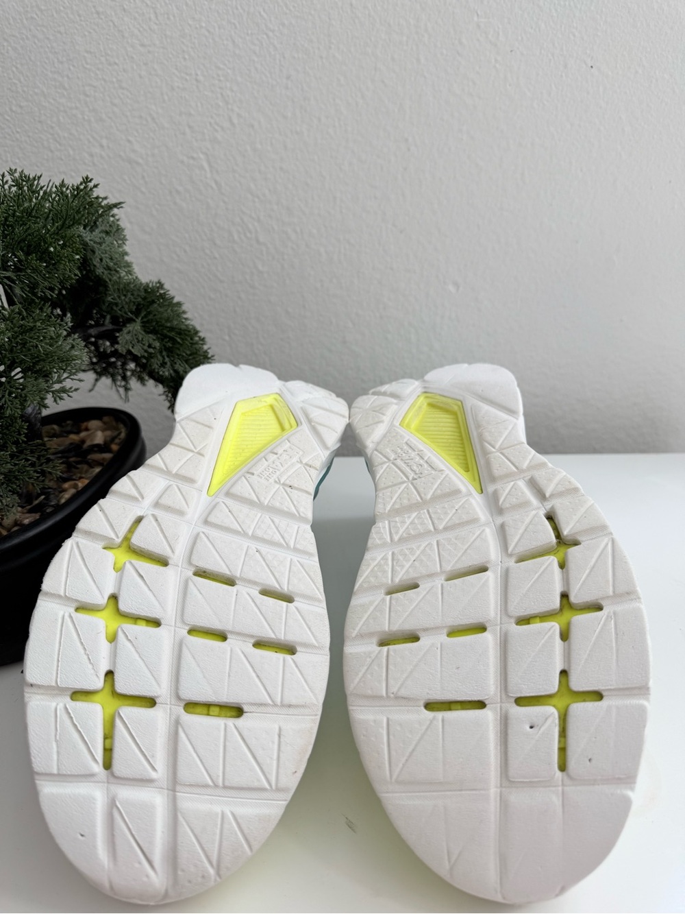 Hoka Mach 5 women size 10.5 White Running Shoes with Teal and Lime Gradient - Picture 9 of 10